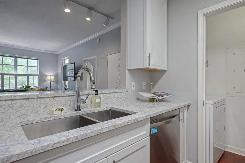 1101 Juniper Street Unit 219, Atlanta, Georgia 30309, 2 Bedrooms Bedrooms, ,2 BathroomsBathrooms,Residential,For Sale,1101 Juniper Street Unit 219,7638326