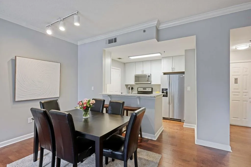 1101 Juniper Street Unit 219, Atlanta, Georgia 30309, 2 Bedrooms Bedrooms, ,2 BathroomsBathrooms,Residential,For Sale,1101 Juniper Street Unit 219,7638326