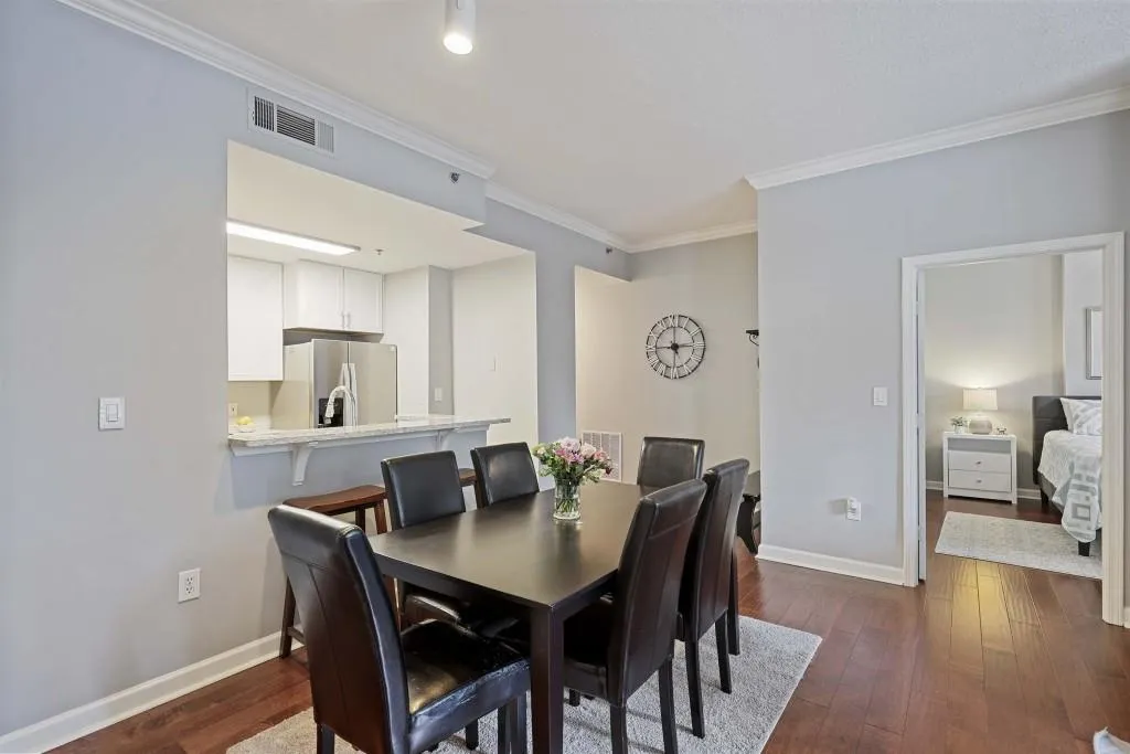 1101 Juniper Street Unit 219, Atlanta, Georgia 30309, 2 Bedrooms Bedrooms, ,2 BathroomsBathrooms,Residential,For Sale,1101 Juniper Street Unit 219,7638326