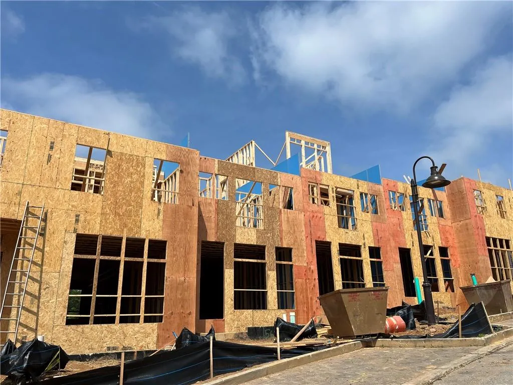 6770 Encore Boulevard Unit 157, Sandy Springs, Georgia 30328, 3 Bedrooms Bedrooms, ,4 BathroomsBathrooms,Residential,Sold,6770 Encore Boulevard Unit 157,7216641