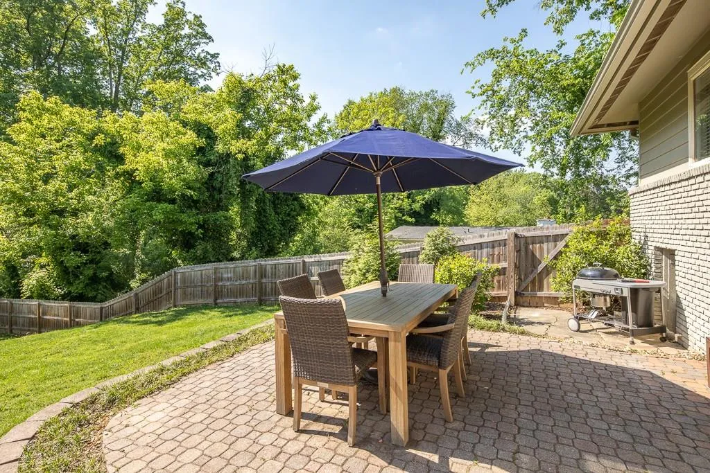 6412 N Hampton Drive Ne, Atlanta, Georgia 30328, 3 Bedrooms Bedrooms, ,2 BathroomsBathrooms,Residential,Sold,6412 N Hampton Drive Ne,6007110