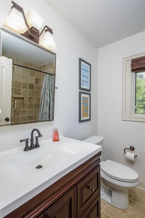 6412 N Hampton Drive Ne, Atlanta, Georgia 30328, 3 Bedrooms Bedrooms, ,2 BathroomsBathrooms,Residential,Sold,6412 N Hampton Drive Ne,6007110