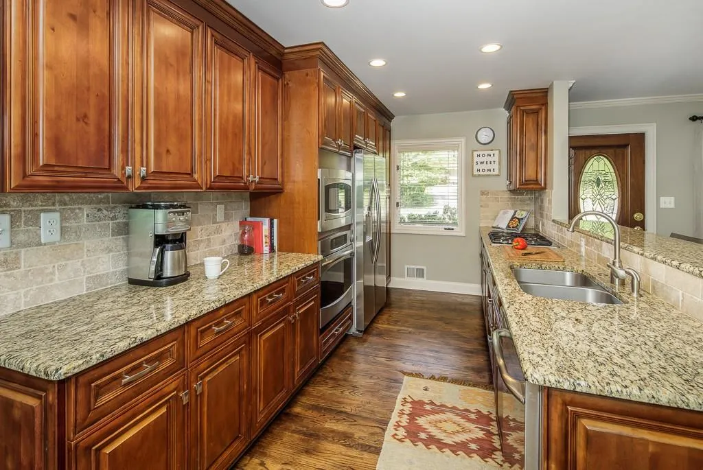 6412 N Hampton Drive Ne, Atlanta, Georgia 30328, 3 Bedrooms Bedrooms, ,2 BathroomsBathrooms,Residential,Sold,6412 N Hampton Drive Ne,6007110