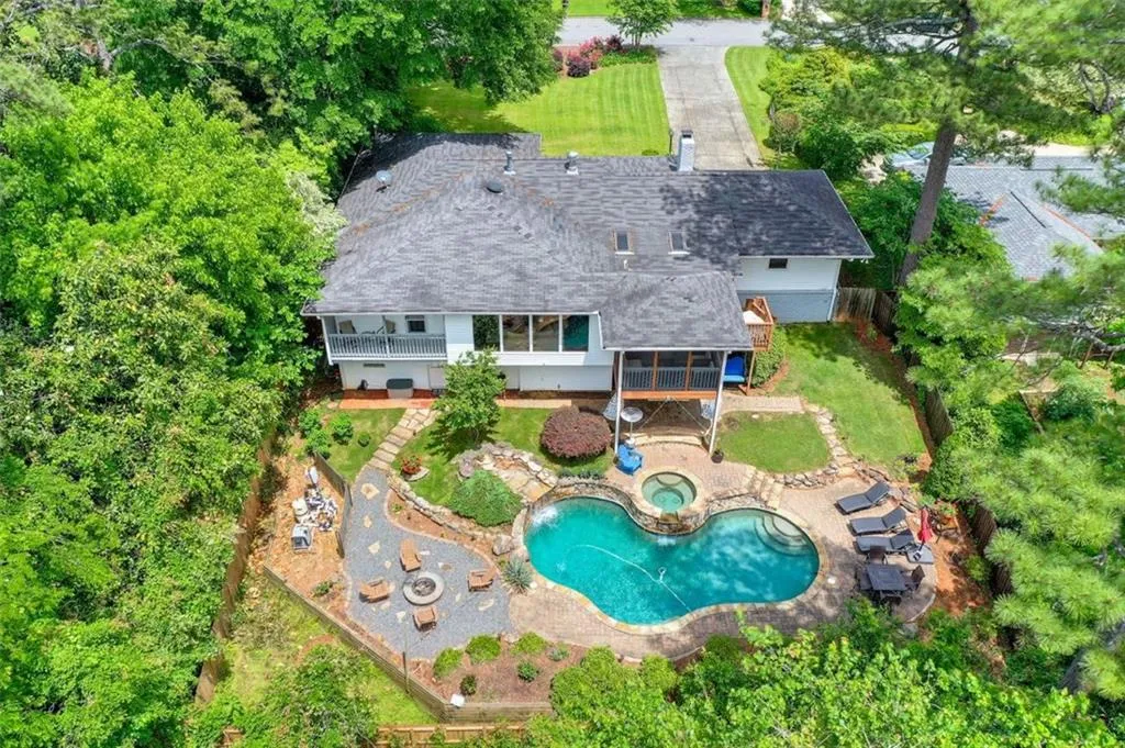 95 Silverwood Road, Atlanta, Georgia 30342, 4 Bedrooms Bedrooms, ,3 BathroomsBathrooms,Residential,Sold,95 Silverwood Road,6879687