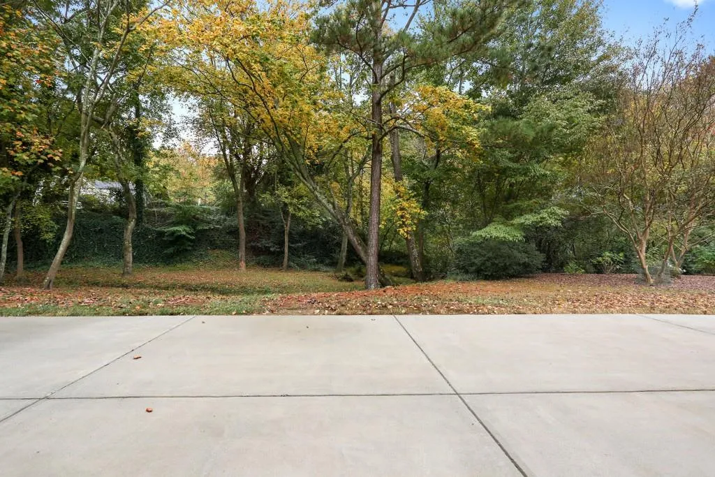 660 Corbin Lake Court, Sandy Springs, Georgia 30350, 3 Bedrooms Bedrooms, ,2 BathroomsBathrooms,Residential,Sold,660 Corbin Lake Court,6095786