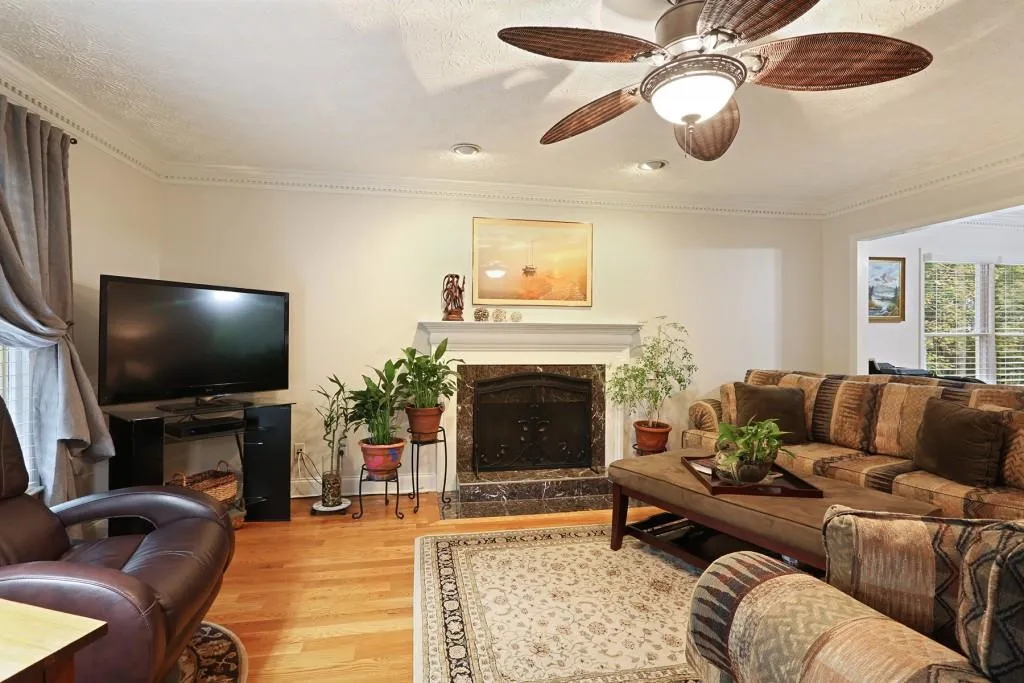 660 Corbin Lake Court, Sandy Springs, Georgia 30350, 3 Bedrooms Bedrooms, ,2 BathroomsBathrooms,Residential,Sold,660 Corbin Lake Court,6095786