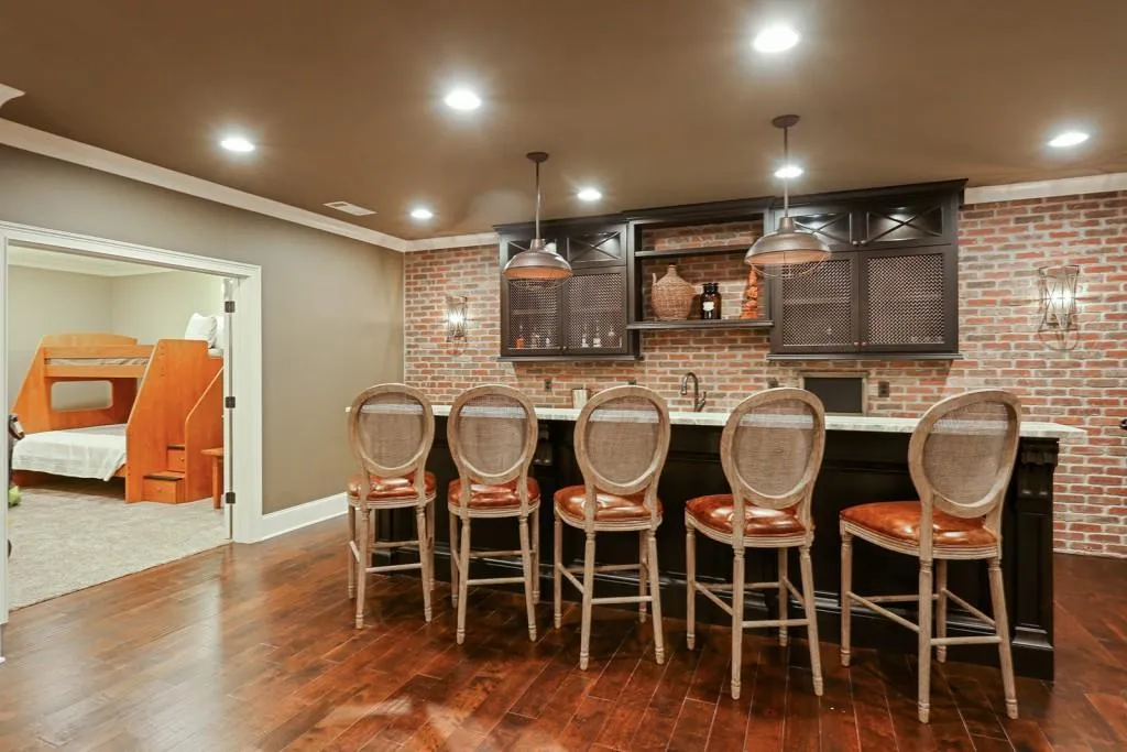 5560 Lake Forrest Drive, Atlanta, Georgia 30342, 6 Bedrooms Bedrooms, ,6 BathroomsBathrooms,Residential,Sold,5560 Lake Forrest Drive,5801853
