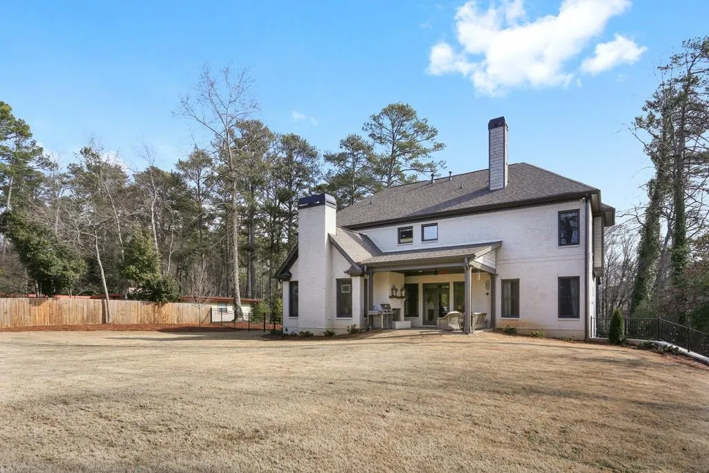 5560 Lake Forrest Drive, Atlanta, Georgia 30342, 6 Bedrooms Bedrooms, ,6 BathroomsBathrooms,Residential,Sold,5560 Lake Forrest Drive,5801853