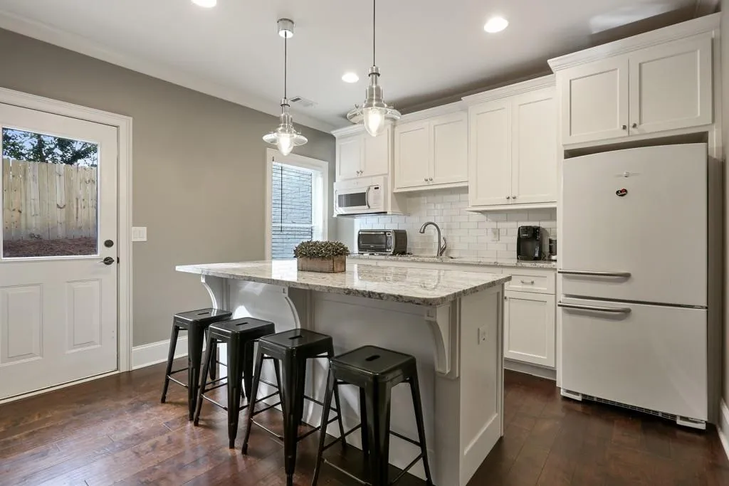 5560 Lake Forrest Drive, Atlanta, Georgia 30342, 6 Bedrooms Bedrooms, ,6 BathroomsBathrooms,Residential,Sold,5560 Lake Forrest Drive,5801853