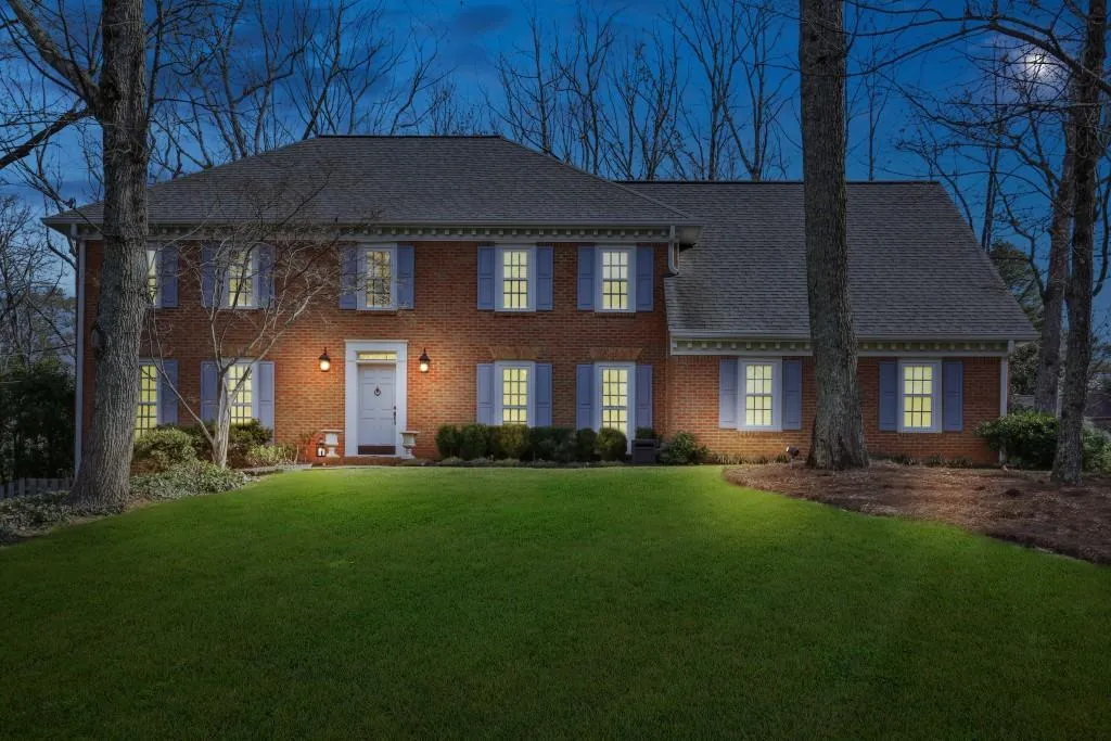 6965 Hunters Knoll Ne, Sandy Springs, Georgia 30328, 4 Bedrooms Bedrooms, ,2 BathroomsBathrooms,Residential,Sold,6965 Hunters Knoll Ne,5795151