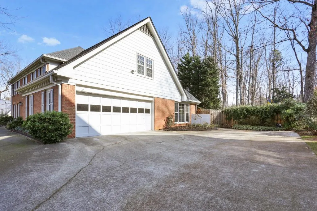 6965 Hunters Knoll Ne, Sandy Springs, Georgia 30328, 4 Bedrooms Bedrooms, ,2 BathroomsBathrooms,Residential,Sold,6965 Hunters Knoll Ne,5795151
