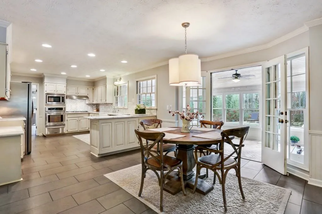 6965 Hunters Knoll Ne, Sandy Springs, Georgia 30328, 4 Bedrooms Bedrooms, ,2 BathroomsBathrooms,Residential,Sold,6965 Hunters Knoll Ne,5795151