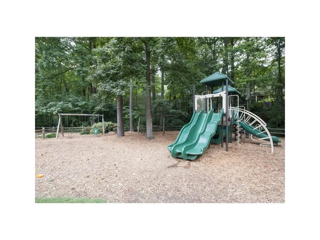6965 Hunters Knoll Ne, Sandy Springs, Georgia 30328, 4 Bedrooms Bedrooms, ,2 BathroomsBathrooms,Residential,Sold,6965 Hunters Knoll Ne,5795151