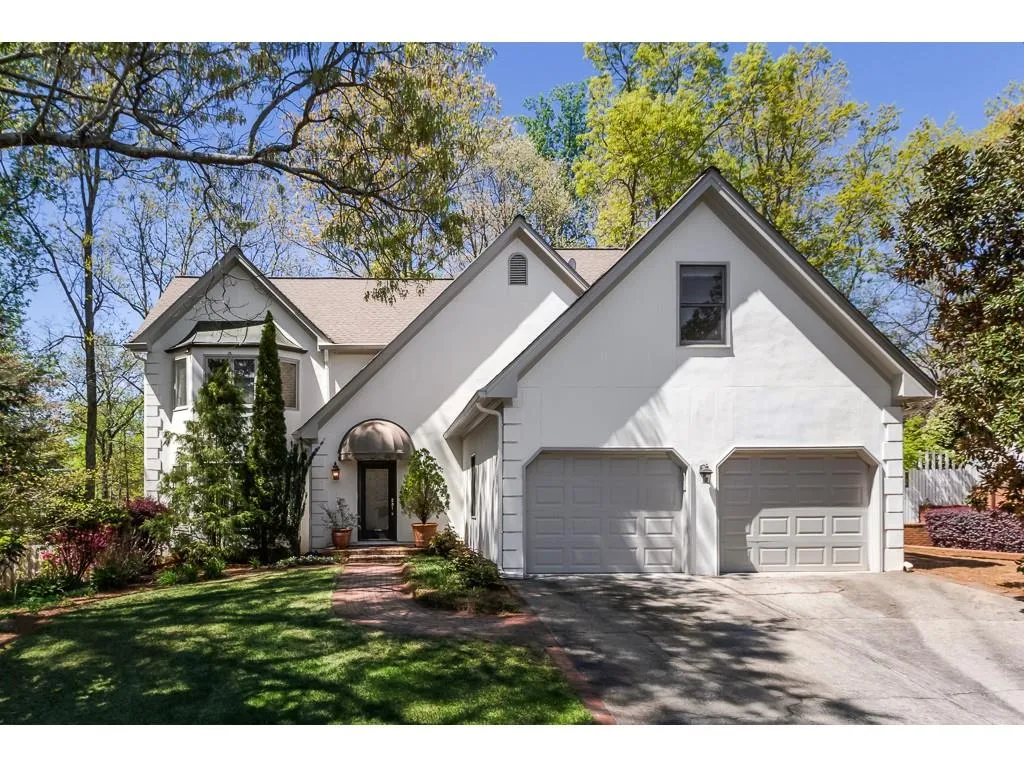 975 Manchester Place, Sandy Springs, Georgia 30328, 4 Bedrooms Bedrooms, ,4 BathroomsBathrooms,Residential,Sold,975 Manchester Place,6707628