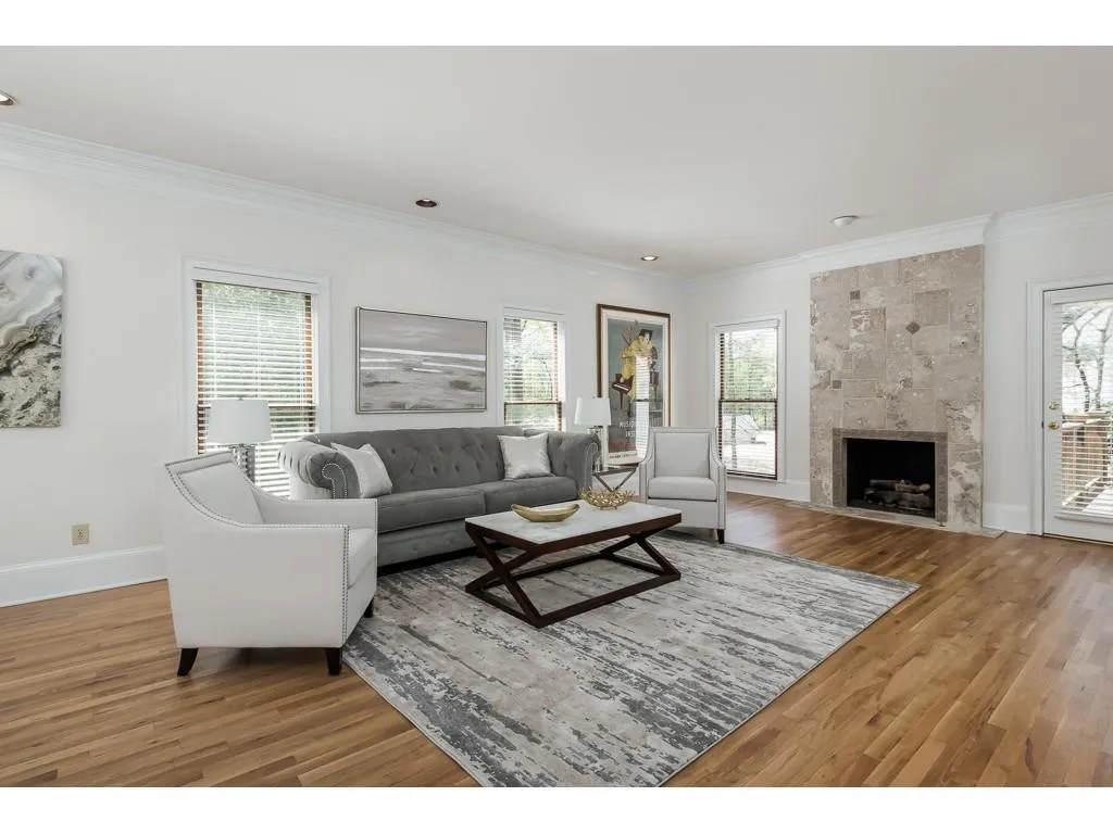 975 Manchester Place, Sandy Springs, Georgia 30328, 4 Bedrooms Bedrooms, ,4 BathroomsBathrooms,Residential,Sold,975 Manchester Place,6707628