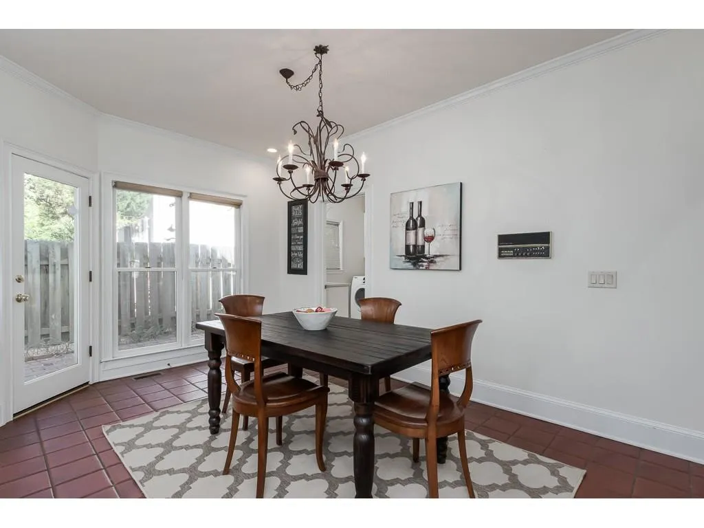 975 Manchester Place, Sandy Springs, Georgia 30328, 4 Bedrooms Bedrooms, ,4 BathroomsBathrooms,Residential,Sold,975 Manchester Place,6707628