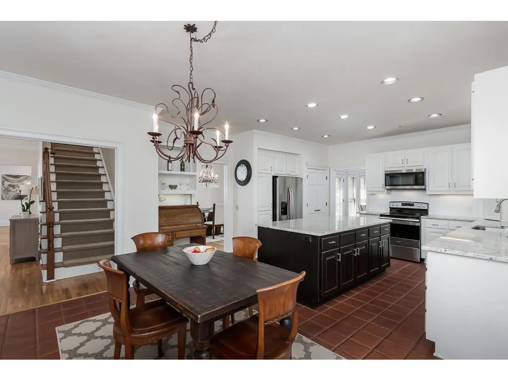 975 Manchester Place, Sandy Springs, Georgia 30328, 4 Bedrooms Bedrooms, ,4 BathroomsBathrooms,Residential,Sold,975 Manchester Place,6707628