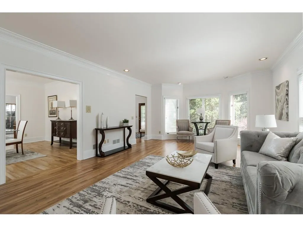 975 Manchester Place, Sandy Springs, Georgia 30328, 4 Bedrooms Bedrooms, ,4 BathroomsBathrooms,Residential,Sold,975 Manchester Place,6707628