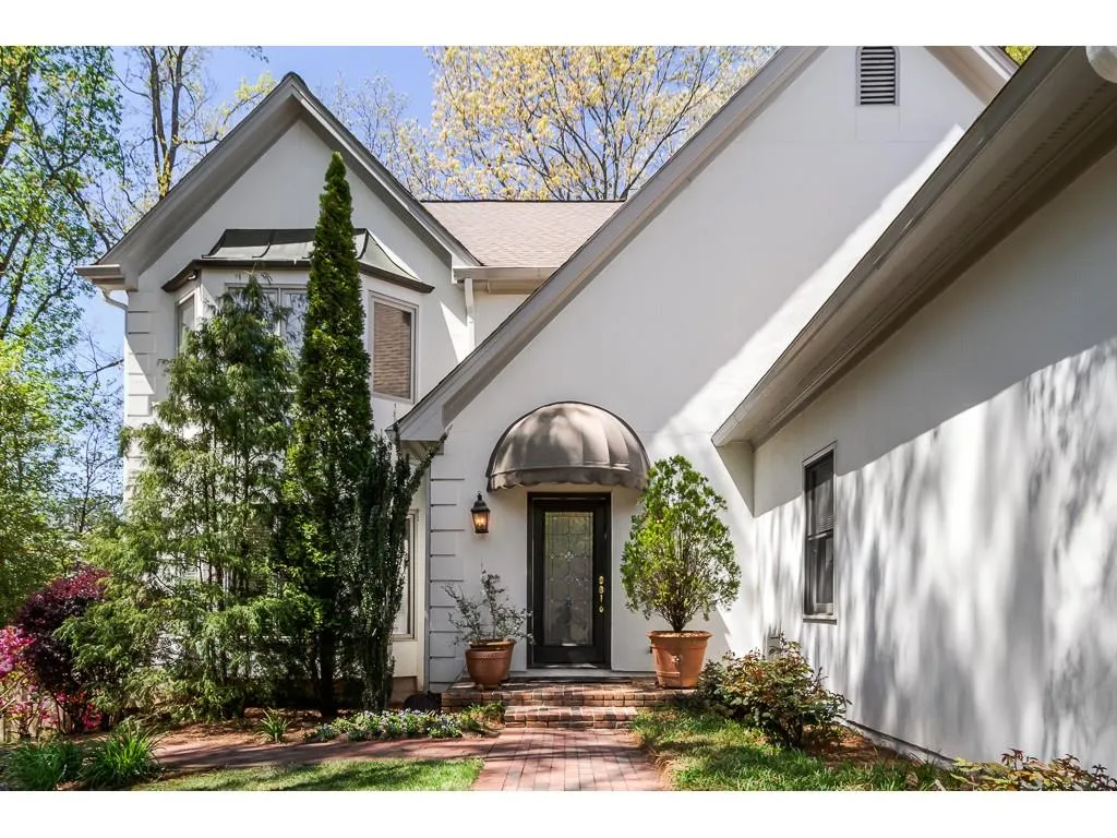 975 Manchester Place, Sandy Springs, Georgia 30328, 4 Bedrooms Bedrooms, ,4 BathroomsBathrooms,Residential,Sold,975 Manchester Place,6707628