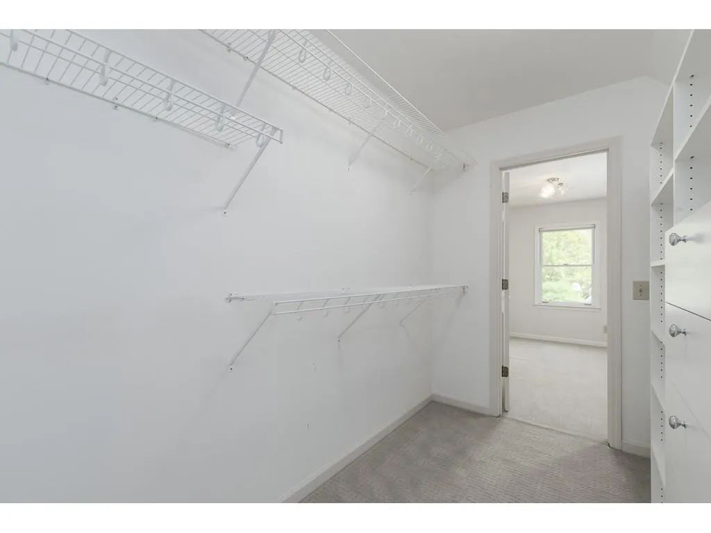 975 Manchester Place, Sandy Springs, Georgia 30328, 4 Bedrooms Bedrooms, ,4 BathroomsBathrooms,Residential,Sold,975 Manchester Place,6707628