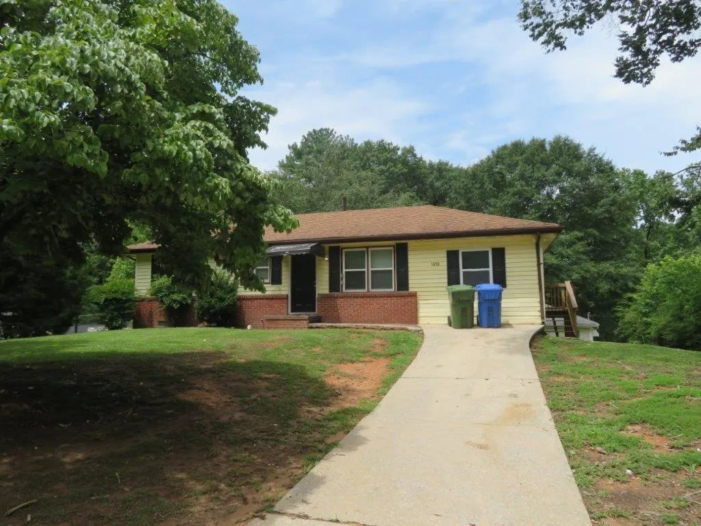 1650 Bridgeport Drive Nw, Atlanta, Georgia 30318, 3 Bedrooms Bedrooms, ,2 BathroomsBathrooms,Residential,For Sale,1650 Bridgeport Drive Nw,7429720