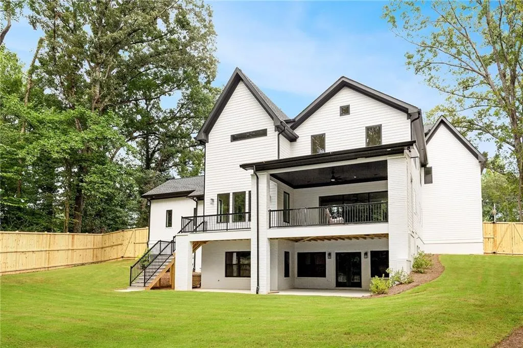 4091 Oak Forest Drive Ne, Brookhaven, Georgia 30319, 5 Bedrooms Bedrooms, ,5 BathroomsBathrooms,Residential,For Sale,4091 Oak Forest Drive Ne,7587370