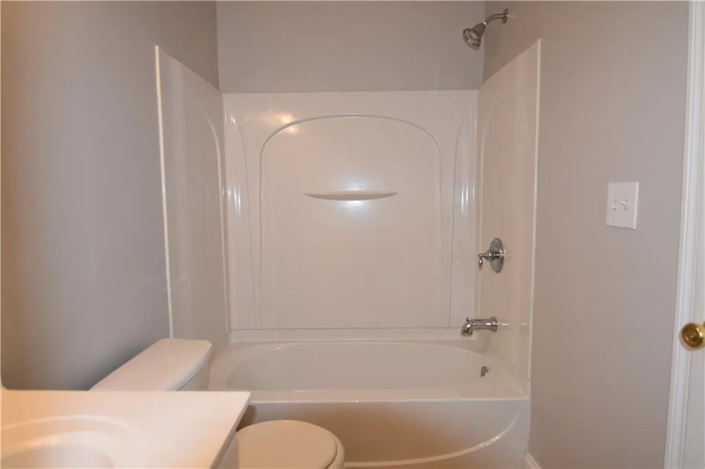 7852 Kiverton Place, Sandy Springs, Georgia 30350, 3 Bedrooms Bedrooms, ,3 BathroomsBathrooms,Residential,Sold,7852 Kiverton Place,6875293