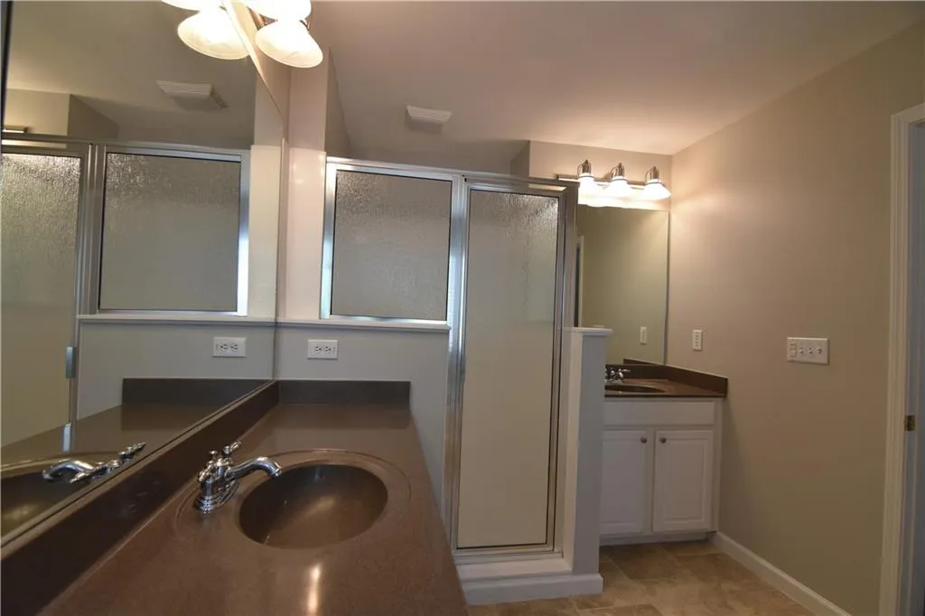 7852 Kiverton Place, Sandy Springs, Georgia 30350, 3 Bedrooms Bedrooms, ,3 BathroomsBathrooms,Residential,Sold,7852 Kiverton Place,6875293