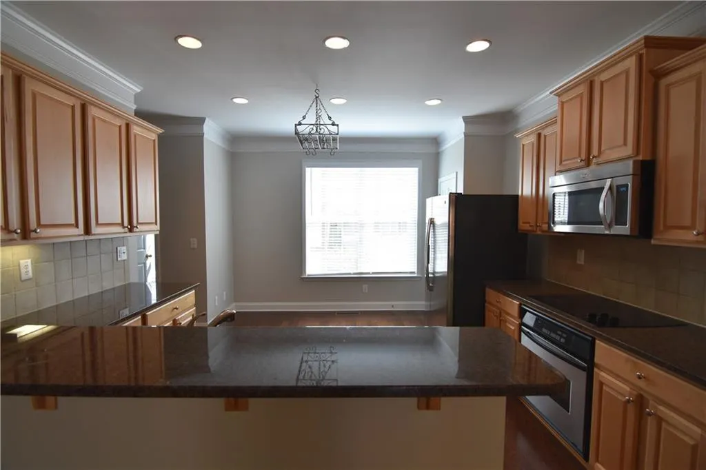 7852 Kiverton Place, Sandy Springs, Georgia 30350, 3 Bedrooms Bedrooms, ,3 BathroomsBathrooms,Residential,Sold,7852 Kiverton Place,6875293