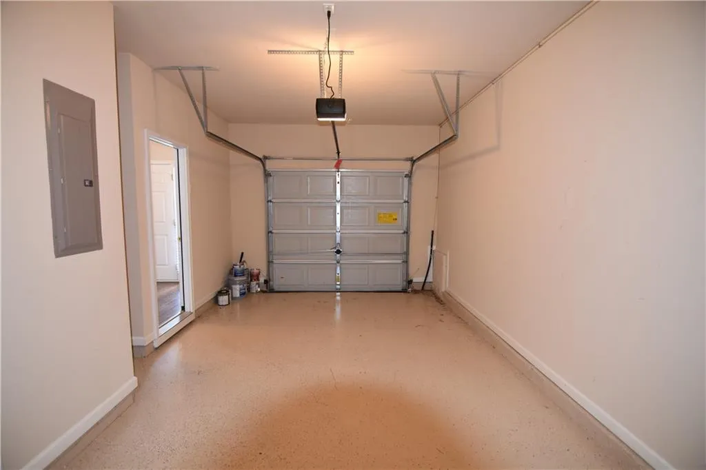 7852 Kiverton Place, Sandy Springs, Georgia 30350, 3 Bedrooms Bedrooms, ,3 BathroomsBathrooms,Residential,Sold,7852 Kiverton Place,6875293