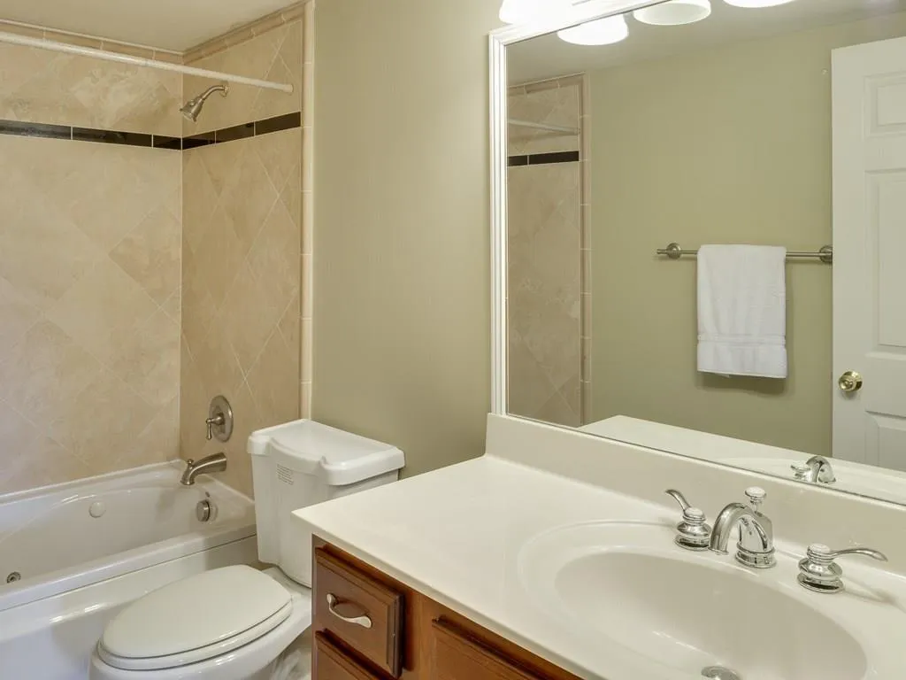 795 Hammond Drive Unit 313, Atlanta, Georgia 30328, 2 Bedrooms Bedrooms, ,2 BathroomsBathrooms,Residential,Sold,795 Hammond Drive Unit 313,5900016