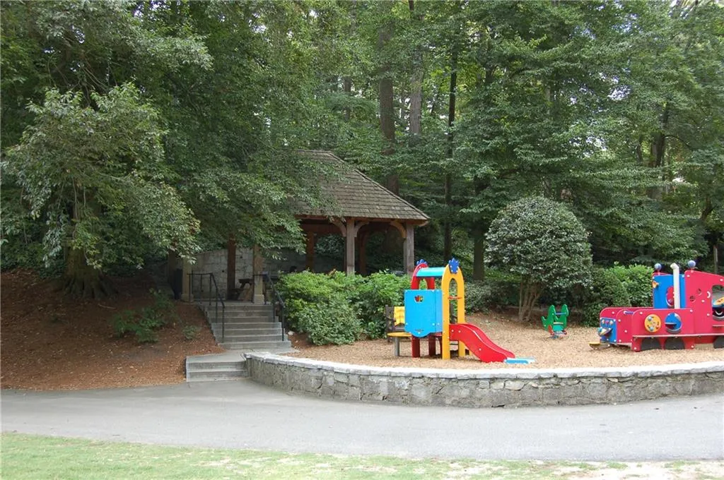23 Wakefield Drive Ne, Atlanta, Georgia 30309, 5 Bedrooms Bedrooms, ,5 BathroomsBathrooms,Residential,For Sale,23 Wakefield Drive Ne,7618670
