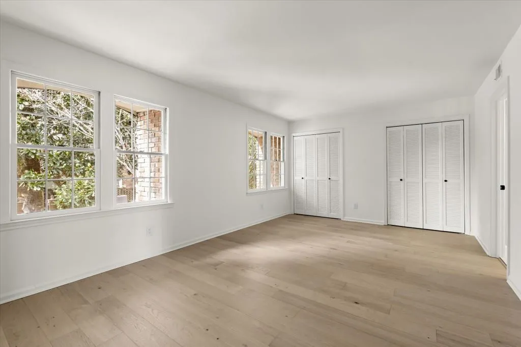 27 Old Ivy Square Ne, Atlanta, Georgia 30342, 2 Bedrooms Bedrooms, 0 ,2 BathroomsBathrooms,Residential,For Sale,27 Old Ivy Square Ne,7711534