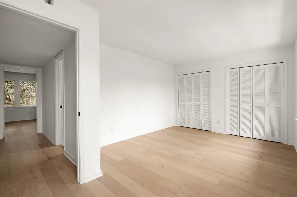 27 Old Ivy Square Ne, Atlanta, Georgia 30342, 2 Bedrooms Bedrooms, 0 ,2 BathroomsBathrooms,Residential,For Sale,27 Old Ivy Square Ne,7711534