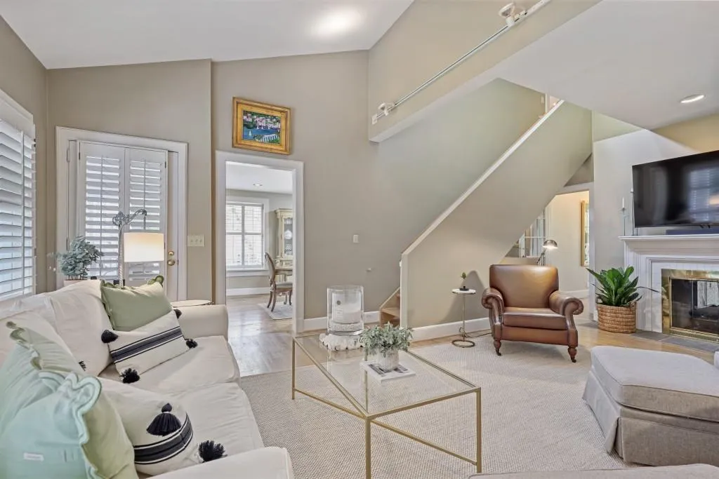 4065 Peachtree Dunwoody Road, Atlanta, Georgia 30342, 5 Bedrooms Bedrooms, ,4 BathroomsBathrooms,Residential,For Sale,4065 Peachtree Dunwoody Road,7632629