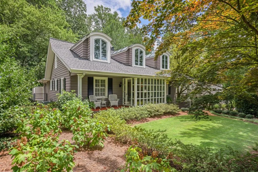 4065 Peachtree Dunwoody Road, Atlanta, Georgia 30342, 5 Bedrooms Bedrooms, ,4 BathroomsBathrooms,Residential,For Sale,4065 Peachtree Dunwoody Road,7632629