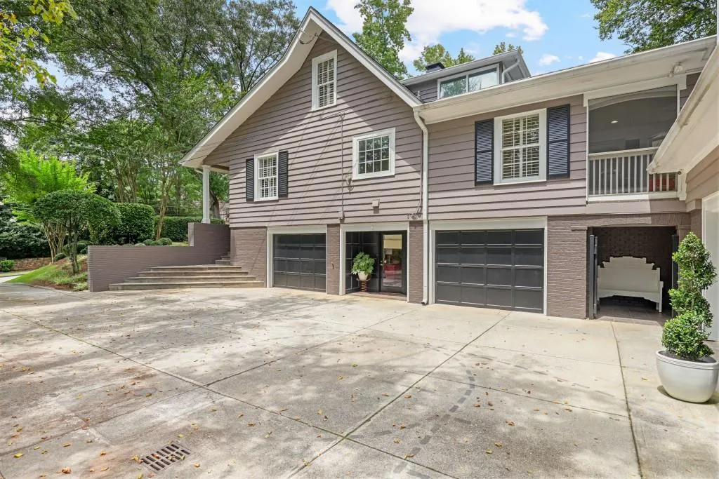 4065 Peachtree Dunwoody Road, Atlanta, Georgia 30342, 5 Bedrooms Bedrooms, ,4 BathroomsBathrooms,Residential,For Sale,4065 Peachtree Dunwoody Road,7632629