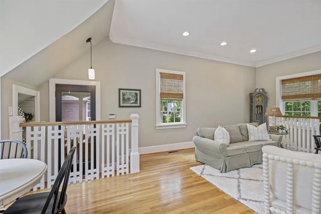 Carriage house