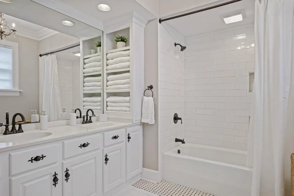 4065 Peachtree Dunwoody Road, Atlanta, Georgia 30342, 5 Bedrooms Bedrooms, ,4 BathroomsBathrooms,Residential,For Sale,4065 Peachtree Dunwoody Road,7632629