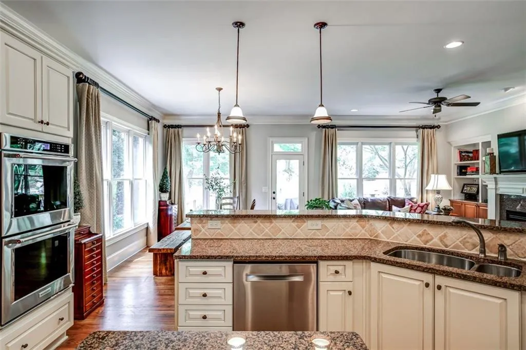 289 Forest Valley Court, Sandy Springs, Georgia 30342, 5 Bedrooms Bedrooms, ,5 BathroomsBathrooms,Residential,Sold,289 Forest Valley Court,5915254