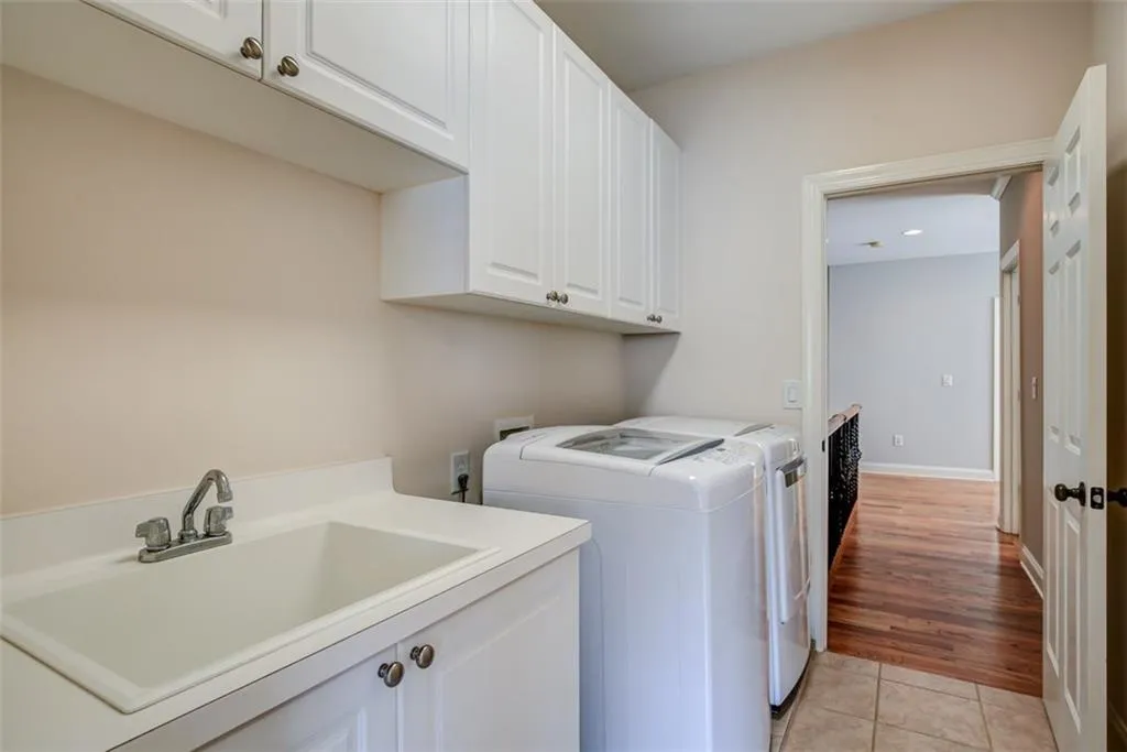 289 Forest Valley Court, Sandy Springs, Georgia 30342, 5 Bedrooms Bedrooms, ,5 BathroomsBathrooms,Residential,Sold,289 Forest Valley Court,5915254