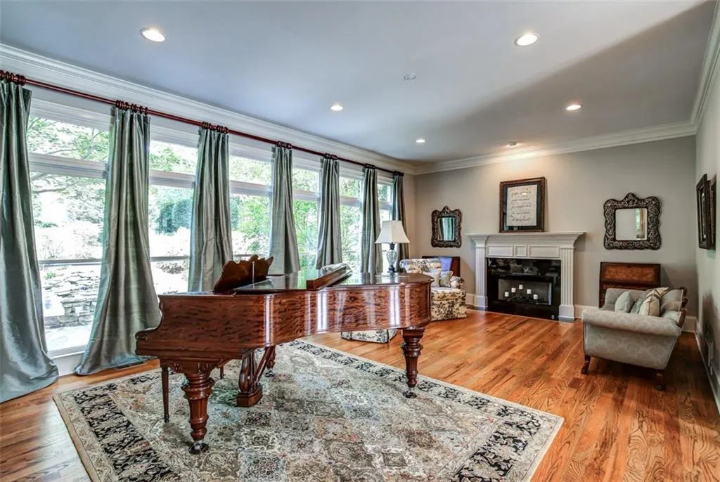 289 Forest Valley Court, Sandy Springs, Georgia 30342, 5 Bedrooms Bedrooms, ,5 BathroomsBathrooms,Residential,Sold,289 Forest Valley Court,5915254