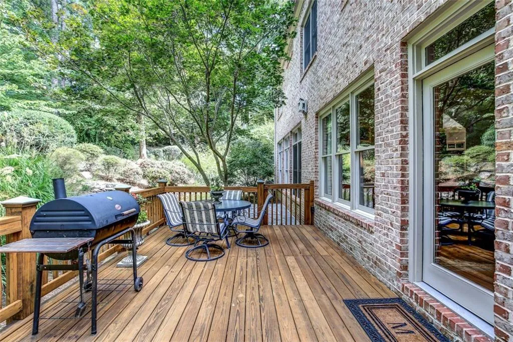 289 Forest Valley Court, Sandy Springs, Georgia 30342, 5 Bedrooms Bedrooms, ,5 BathroomsBathrooms,Residential,Sold,289 Forest Valley Court,5915254