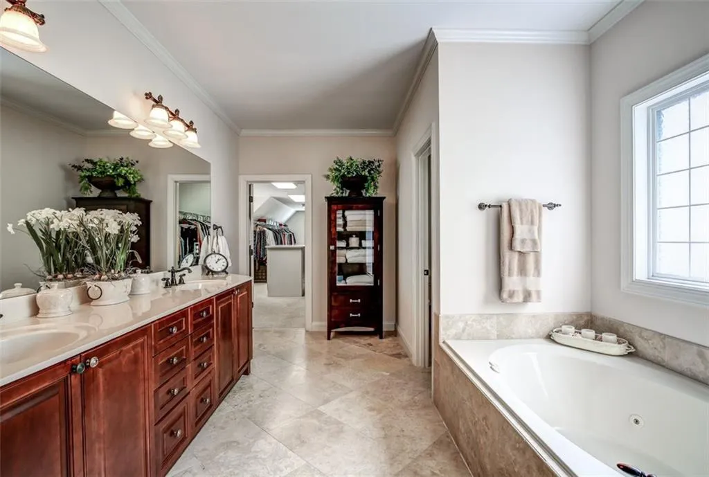 289 Forest Valley Court, Sandy Springs, Georgia 30342, 5 Bedrooms Bedrooms, ,5 BathroomsBathrooms,Residential,Sold,289 Forest Valley Court,5915254