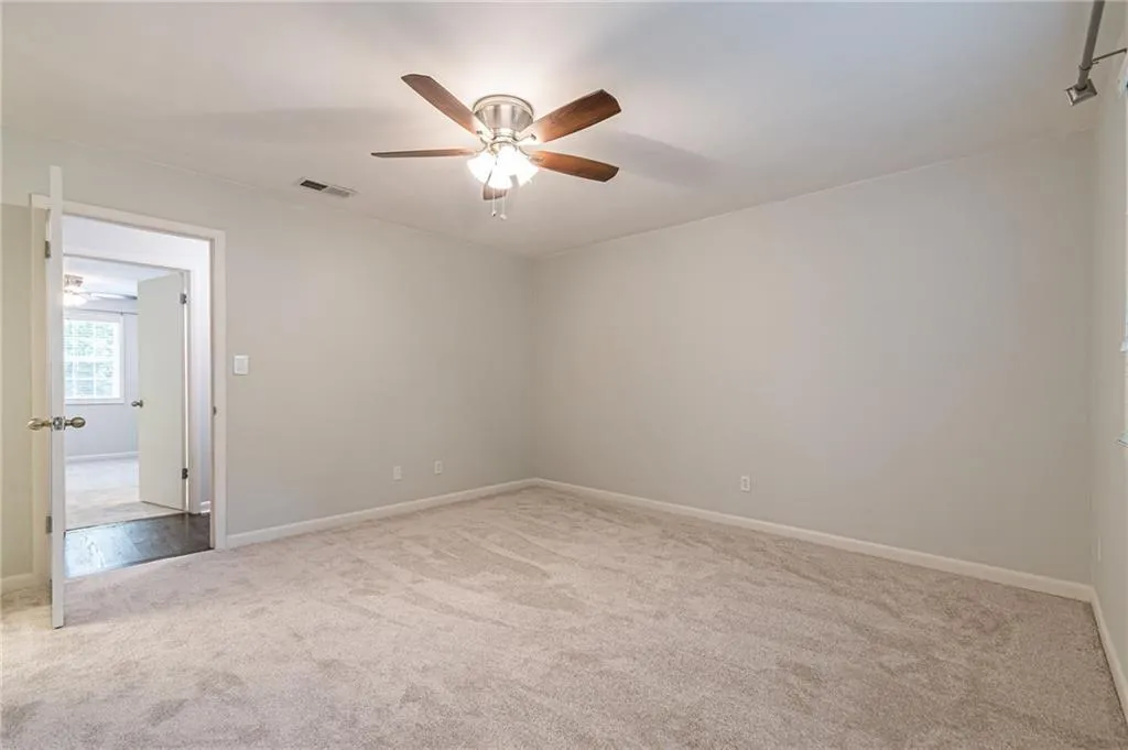 6900 Roswell Road Unit L2, Sandy Springs, Georgia 30328, 2 Bedrooms Bedrooms, ,2 BathroomsBathrooms,Residential,Sold,6900 Roswell Road Unit L2,7246135