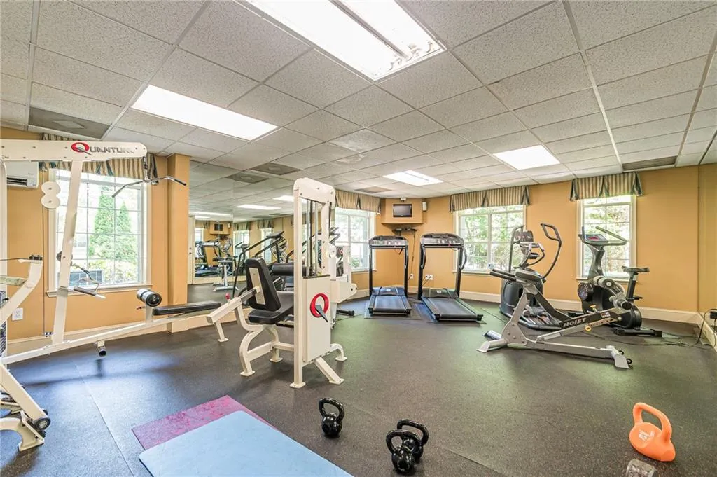 6900 Roswell Road Unit L2, Sandy Springs, Georgia 30328, 2 Bedrooms Bedrooms, ,2 BathroomsBathrooms,Residential,Sold,6900 Roswell Road Unit L2,7246135