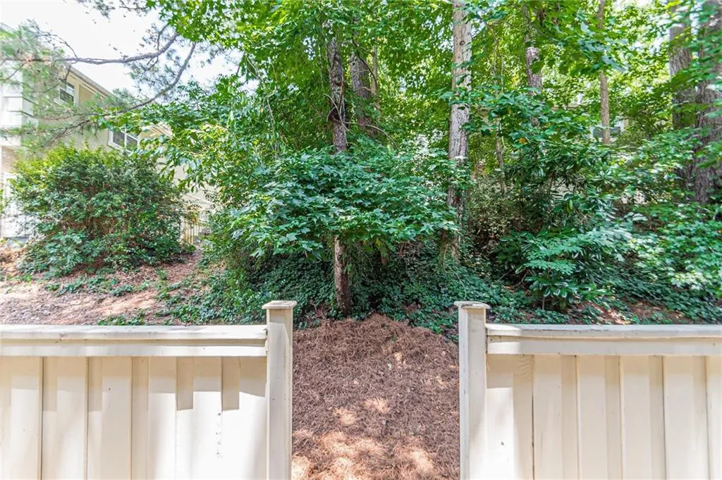 6900 Roswell Road Unit L2, Sandy Springs, Georgia 30328, 2 Bedrooms Bedrooms, ,2 BathroomsBathrooms,Residential,Sold,6900 Roswell Road Unit L2,7246135