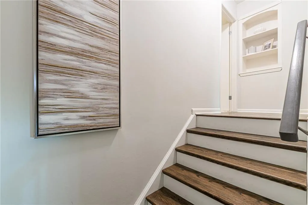 6900 Roswell Road Unit L2, Sandy Springs, Georgia 30328, 2 Bedrooms Bedrooms, ,2 BathroomsBathrooms,Residential,Sold,6900 Roswell Road Unit L2,7246135