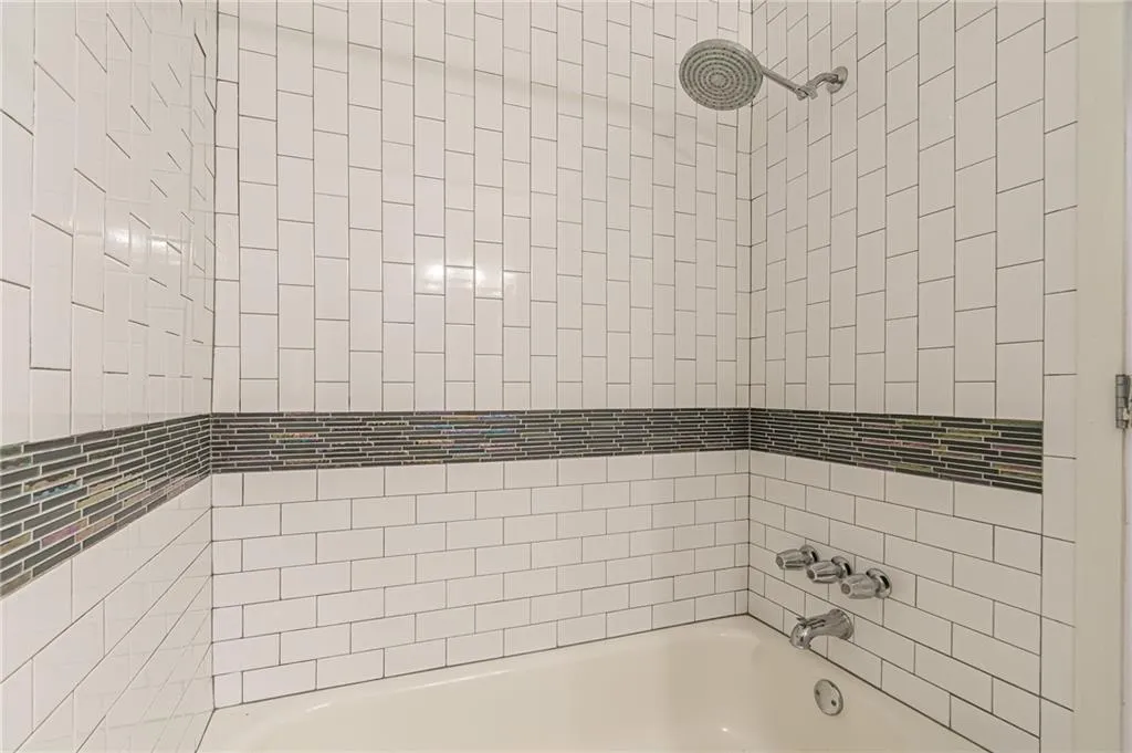 6900 Roswell Road Unit L2, Sandy Springs, Georgia 30328, 2 Bedrooms Bedrooms, ,2 BathroomsBathrooms,Residential,Sold,6900 Roswell Road Unit L2,7246135