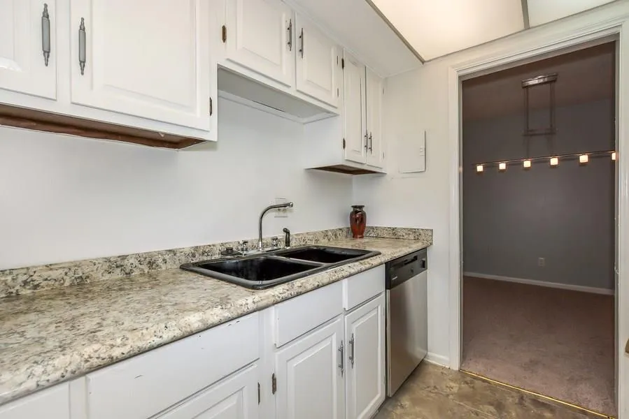 6851 Roswell Road Unit G7, Sandy Springs, Georgia 30328, 2 Bedrooms Bedrooms, ,1 BathroomBathrooms,Residential,Sold,6851 Roswell Road Unit G7,6082876